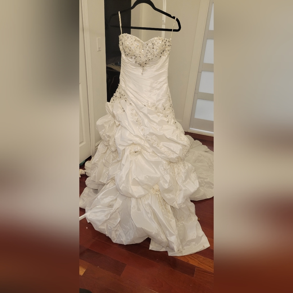 Wedding dress